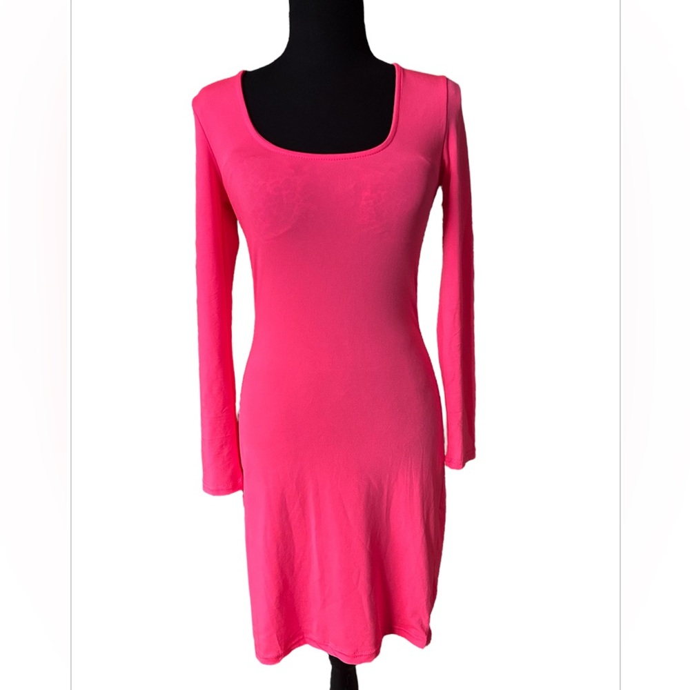5/25$ ✨ Neon Pink Dress